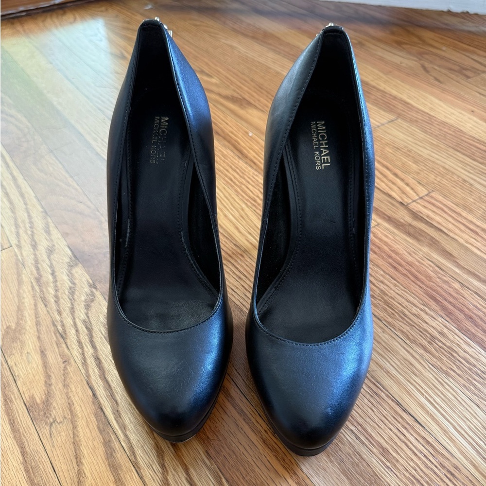 Michael Kors Black Leather Platform Pumps with Gold Logo Lock Detail
